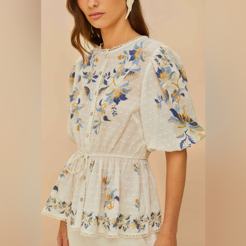 FARM Rio Mystic Blue Lotus Dreamscape Blouse in Off-White size Medium - Picture 2 of 10